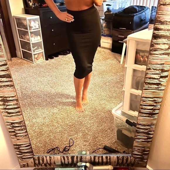 2 B By Bebe Gorgeous MIDI Skirt! - Picture 8 of 14